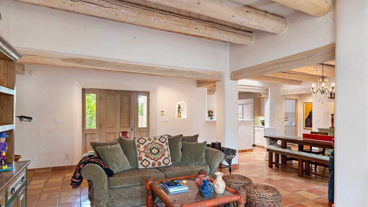Photo of Livingroom in Quail Run