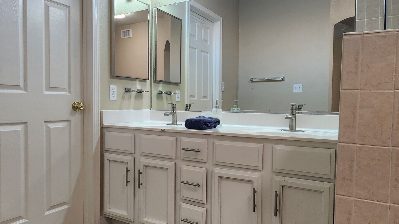 Photo of Bathroom in Biggs Field