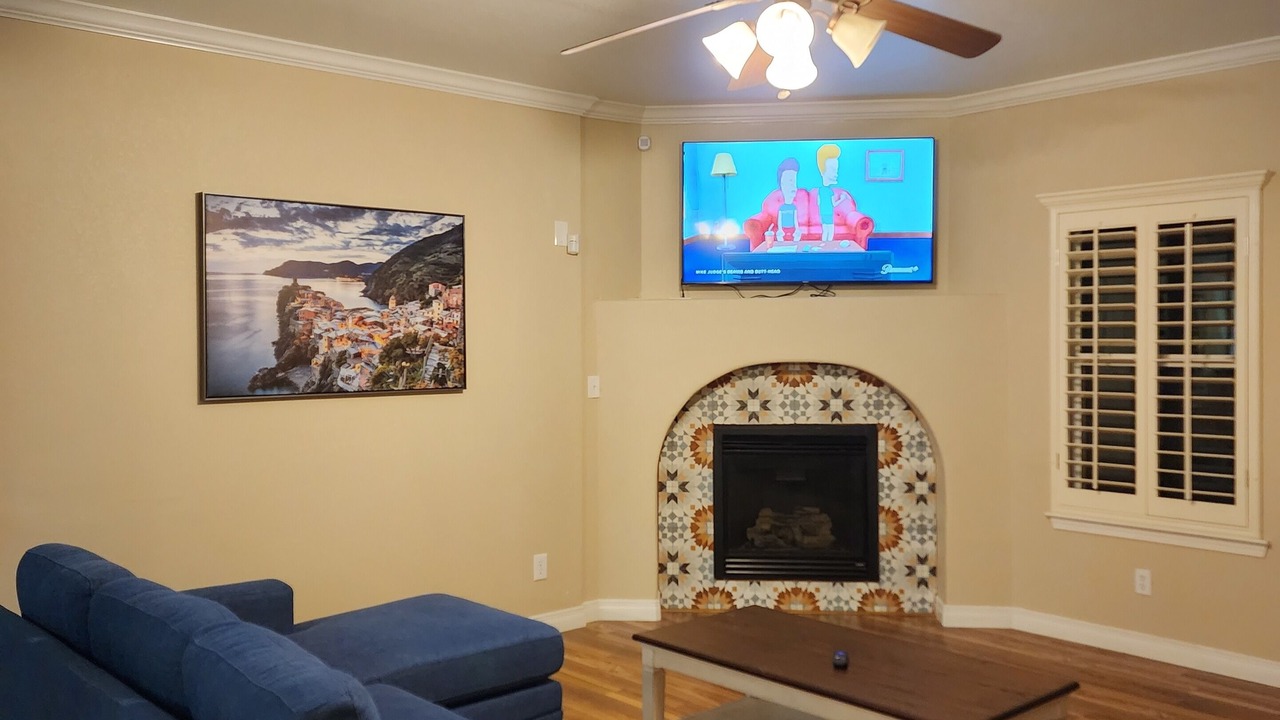 Photo of Livingroom in Biggs Field