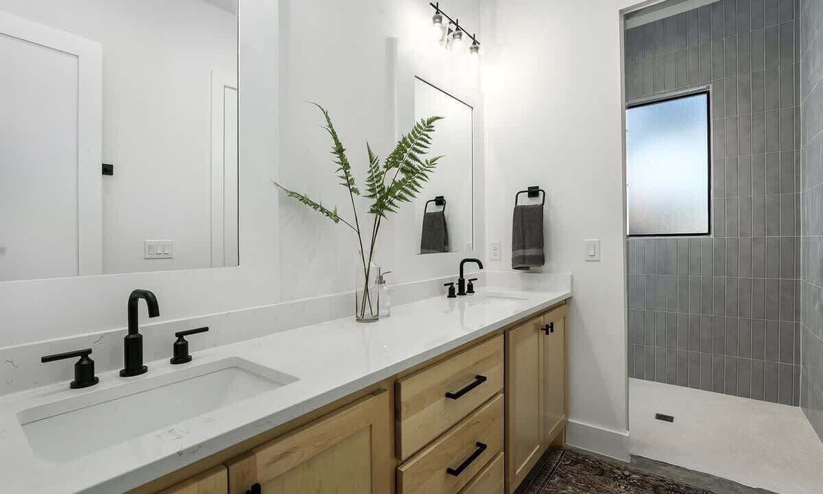 Photo of Bathroom in Canyon Lake
