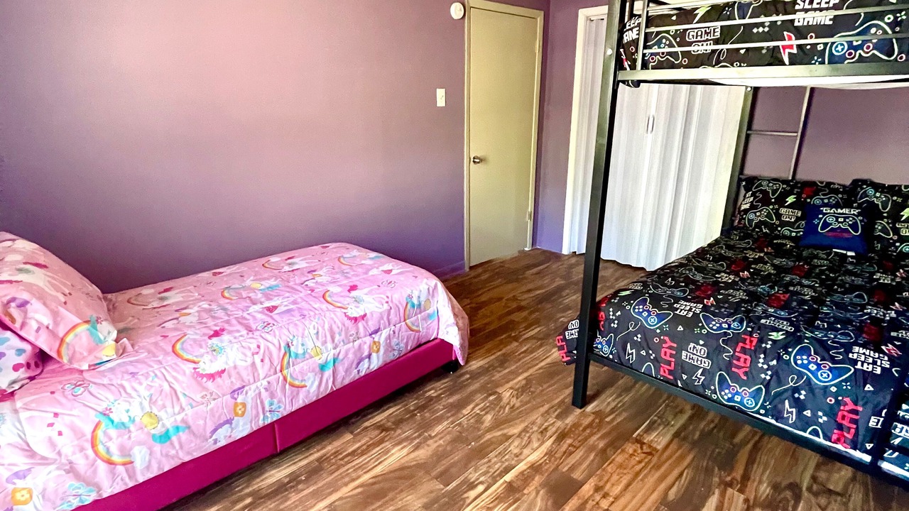 Photo of Bedroom in Garland
