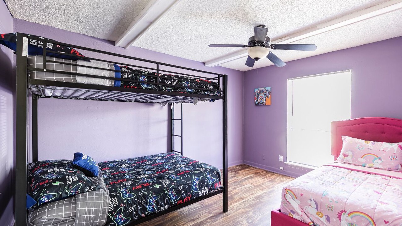 Photo of Bedroom in Garland