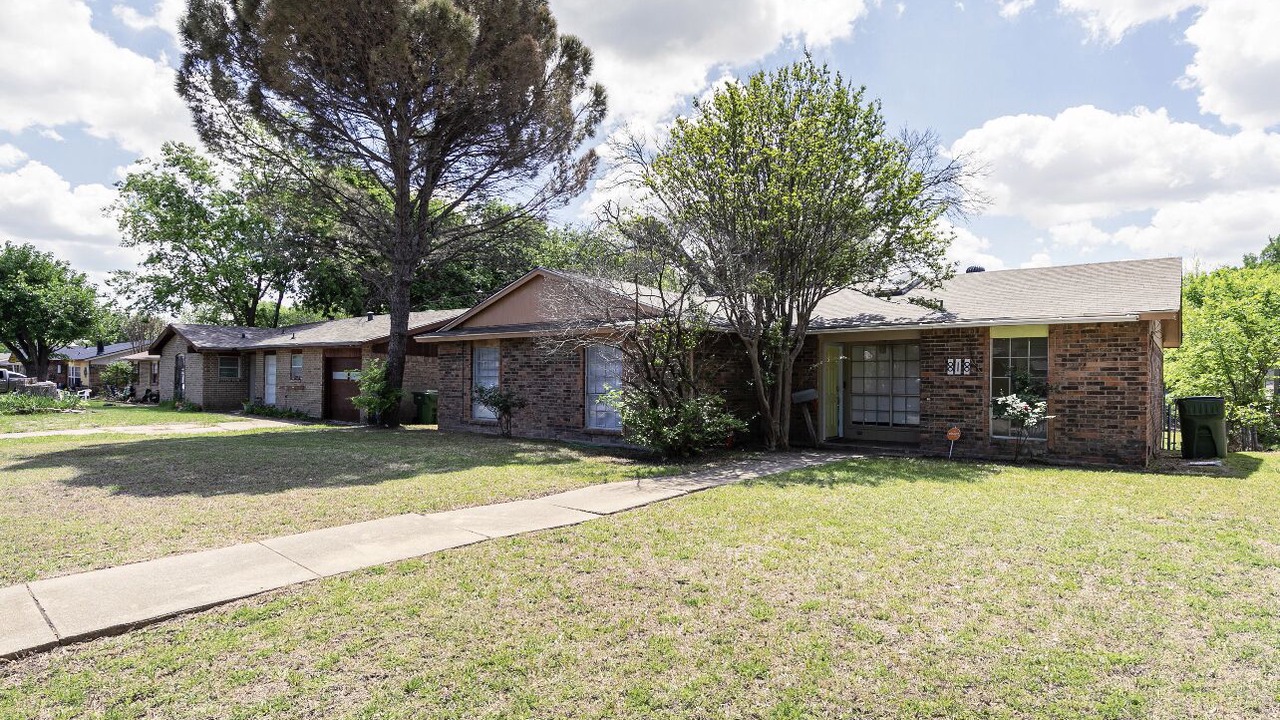 Photo of Outdoor in Garland