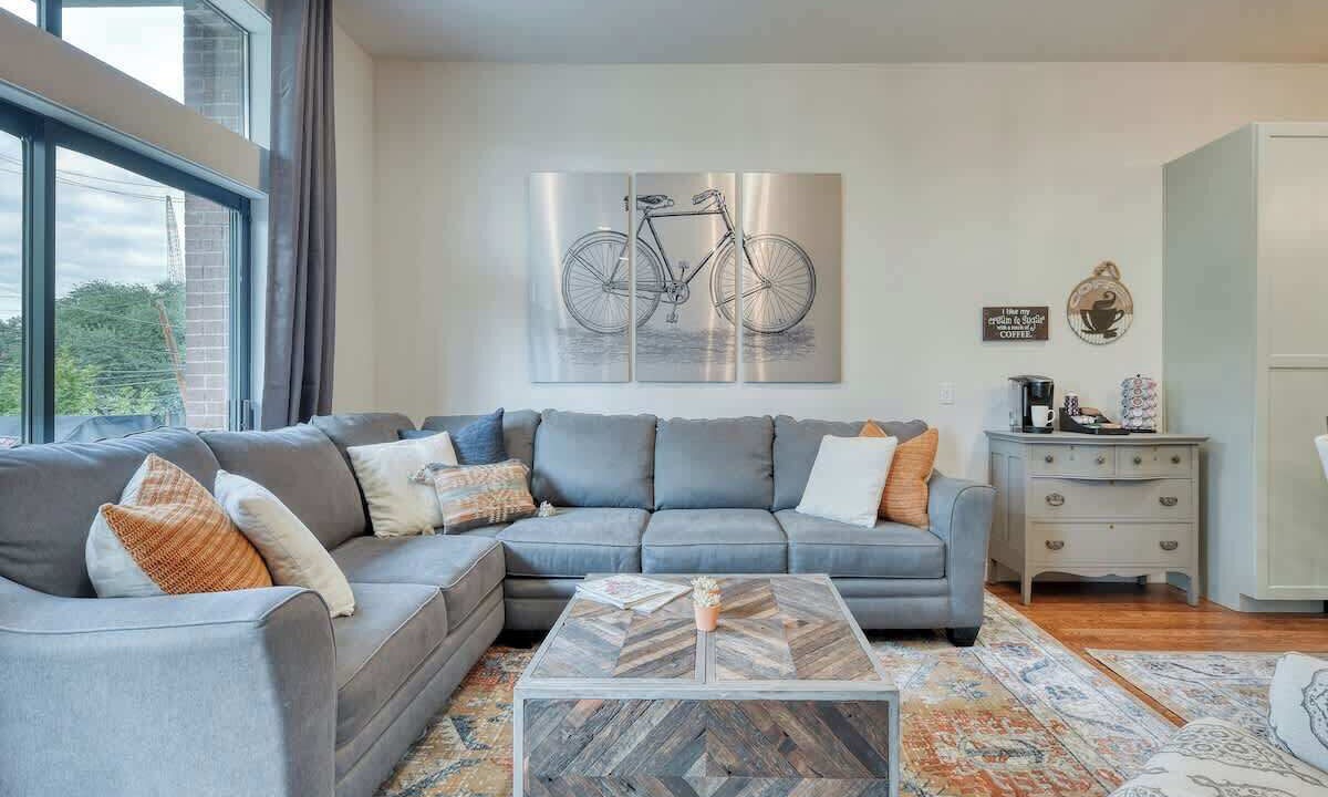 Photo of Livingroom in Tobin Hill