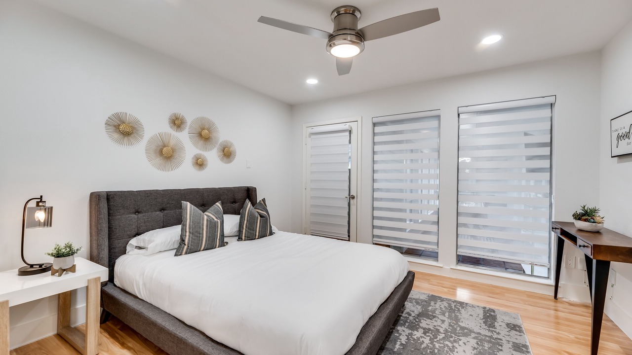 Photo of Bedroom in Lake Highlands