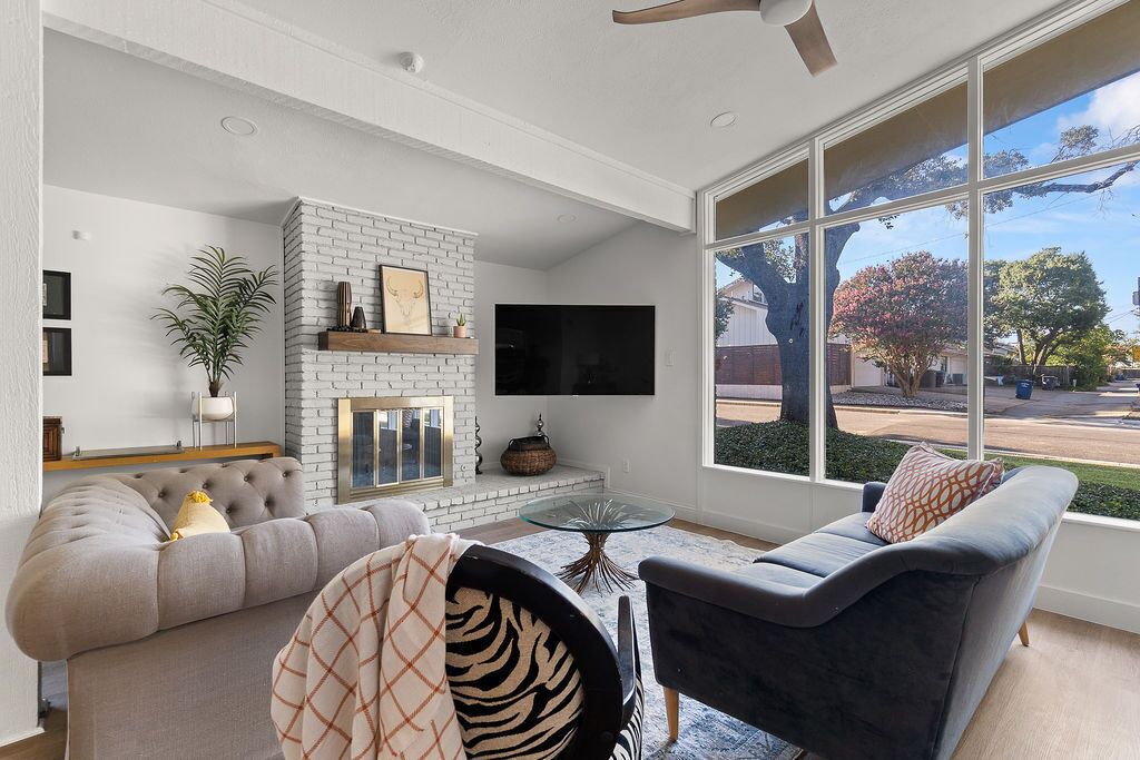 Photo of Livingroom in North Dallas