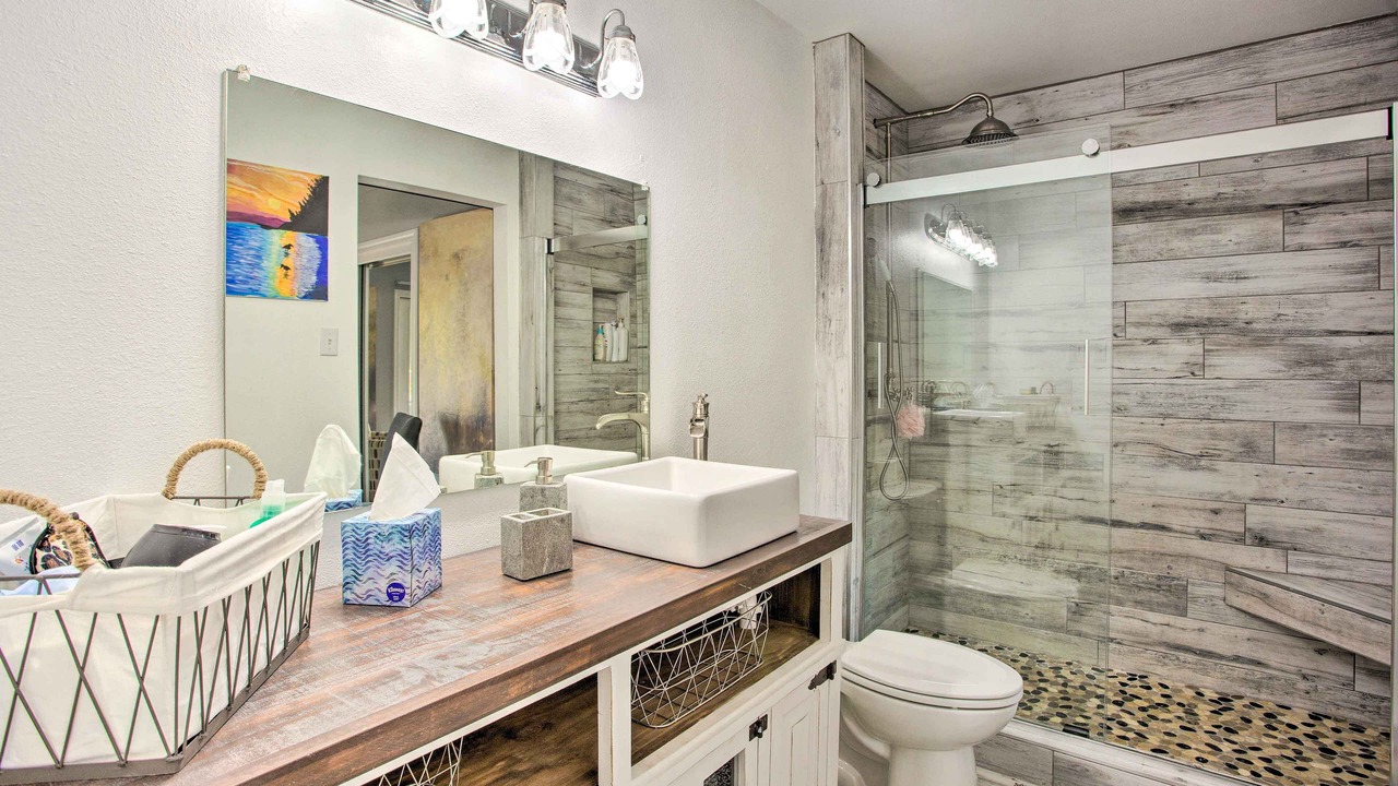 Photo of Bathroom in Tool