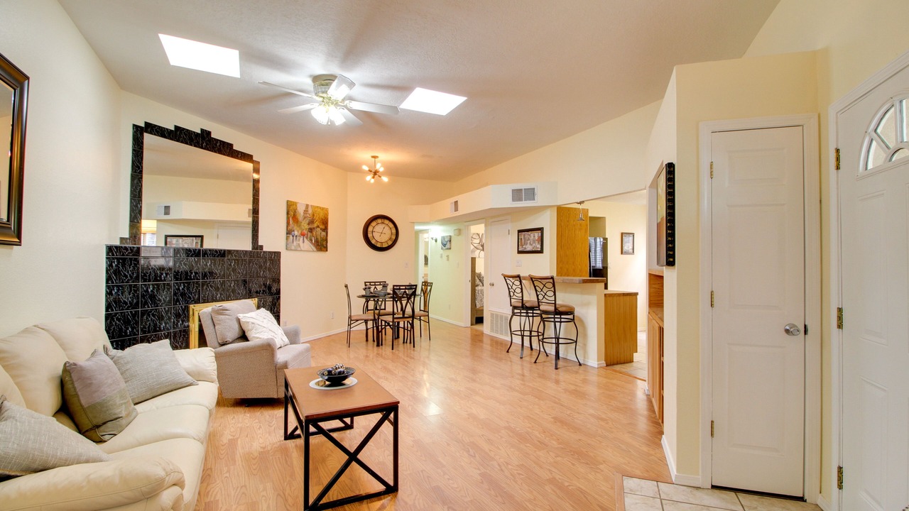 Photo of Livingroom in Westside