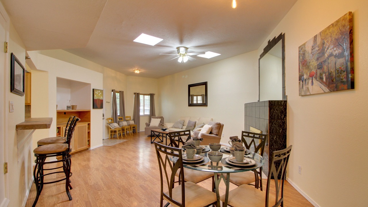 Photo of Livingroom in Westside