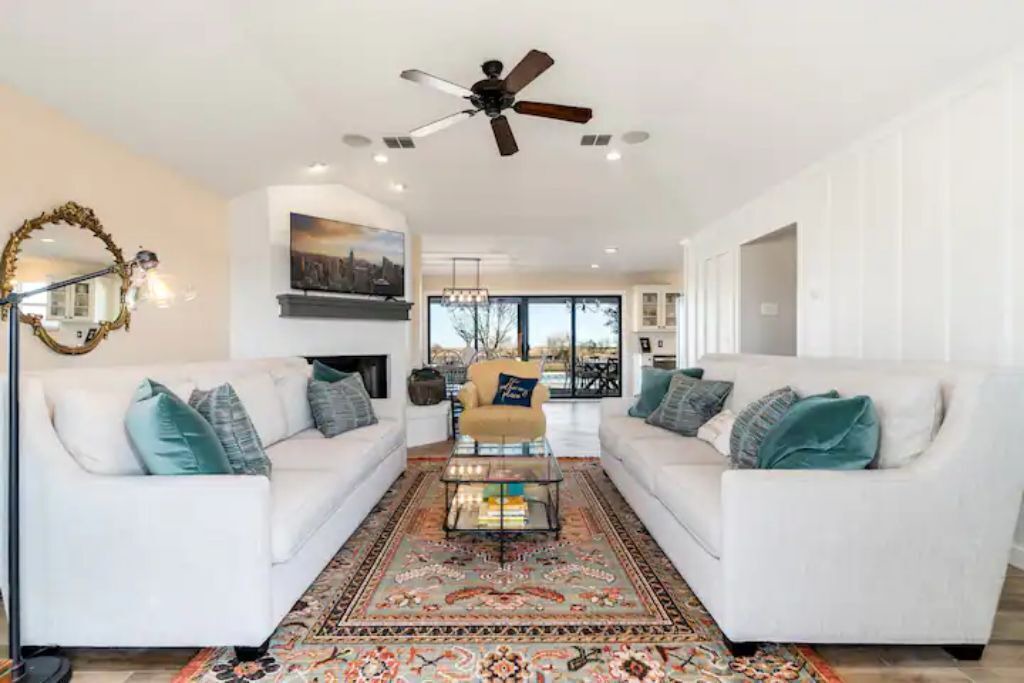 Photo of Livingroom in China Spring