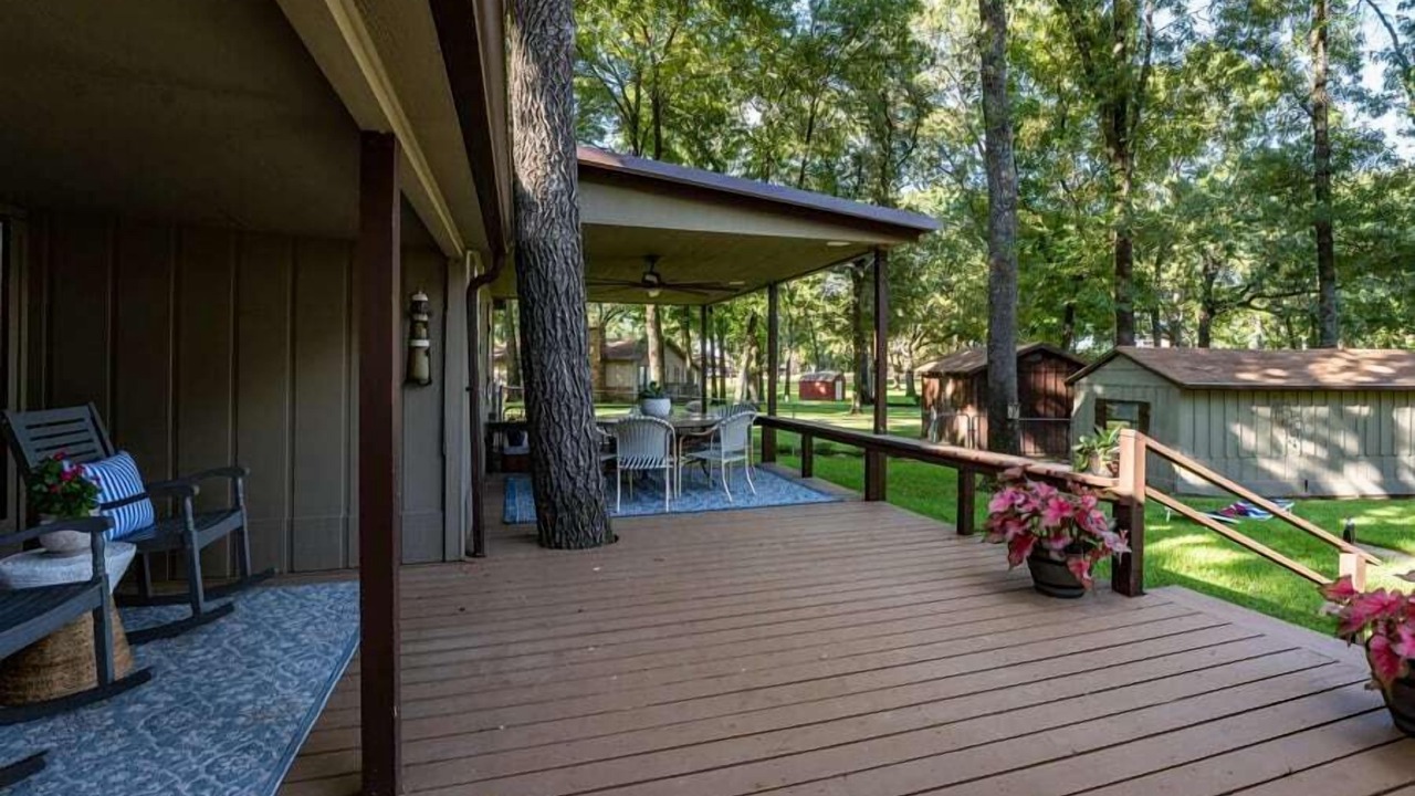 Photo of Patio Balcony in Enchanted Oaks