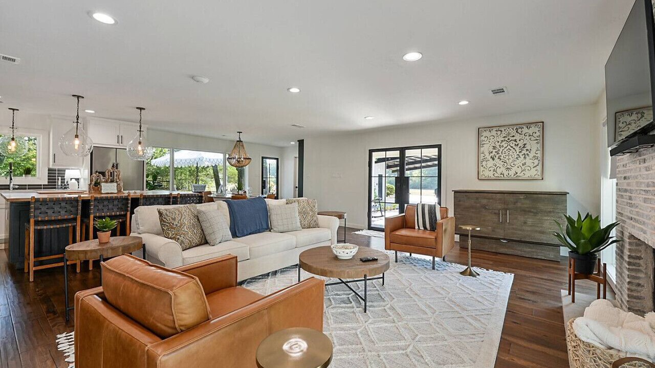 Photo of Livingroom in College Station