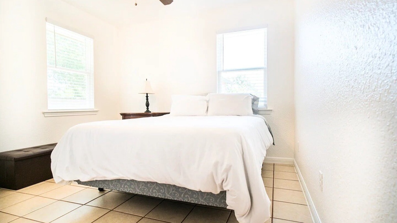 Photo of Bedroom in Tow