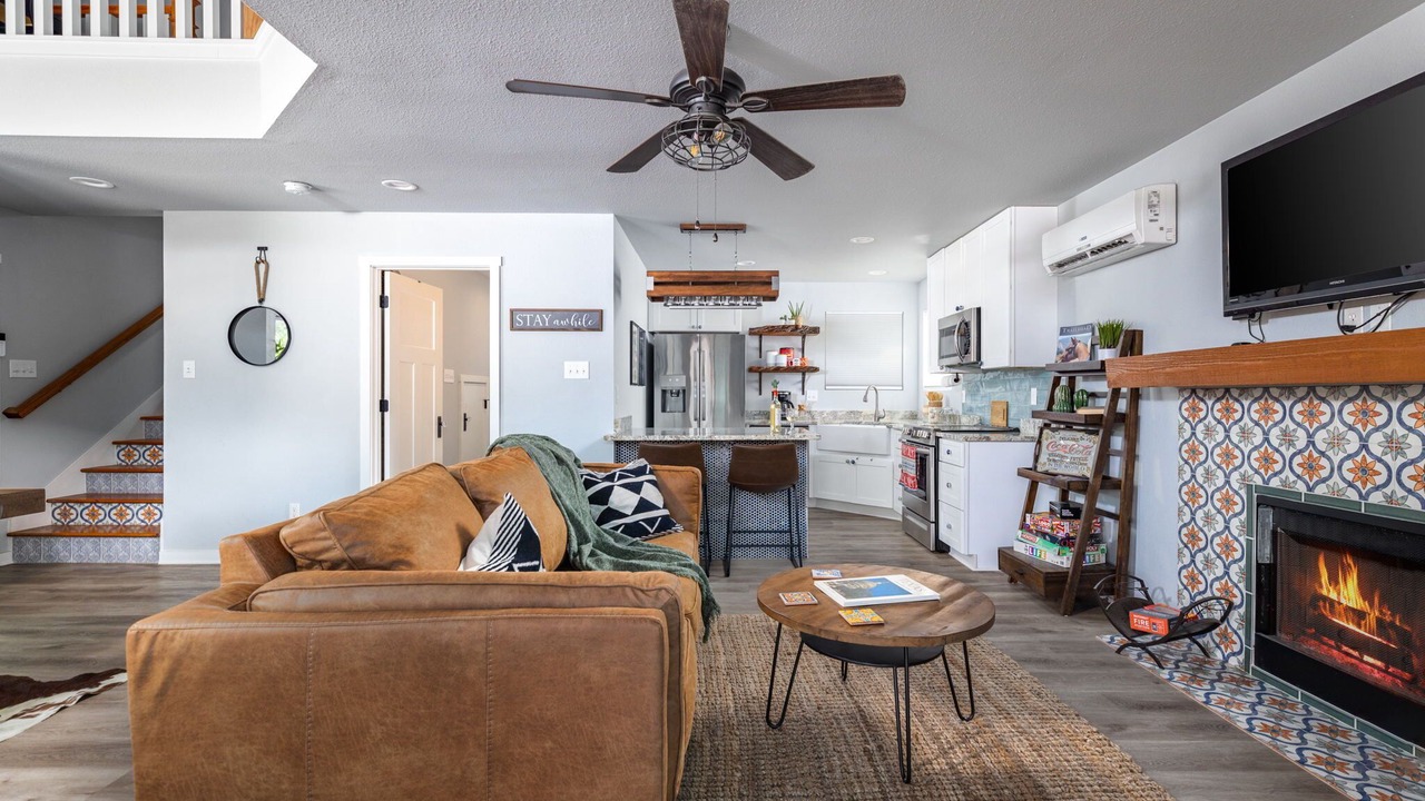 Photo of Livingroom in Lakehills