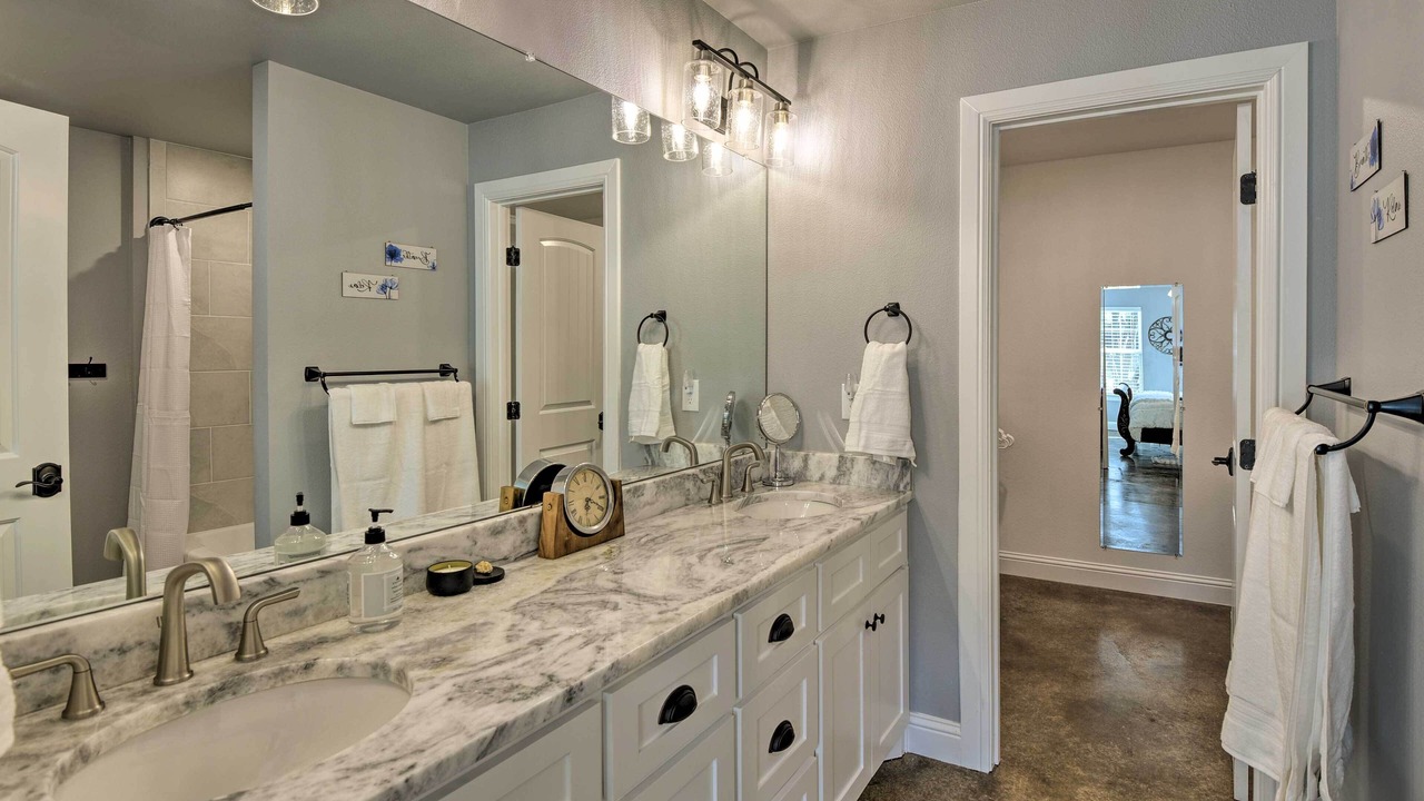 Photo of Bathroom in Granbury