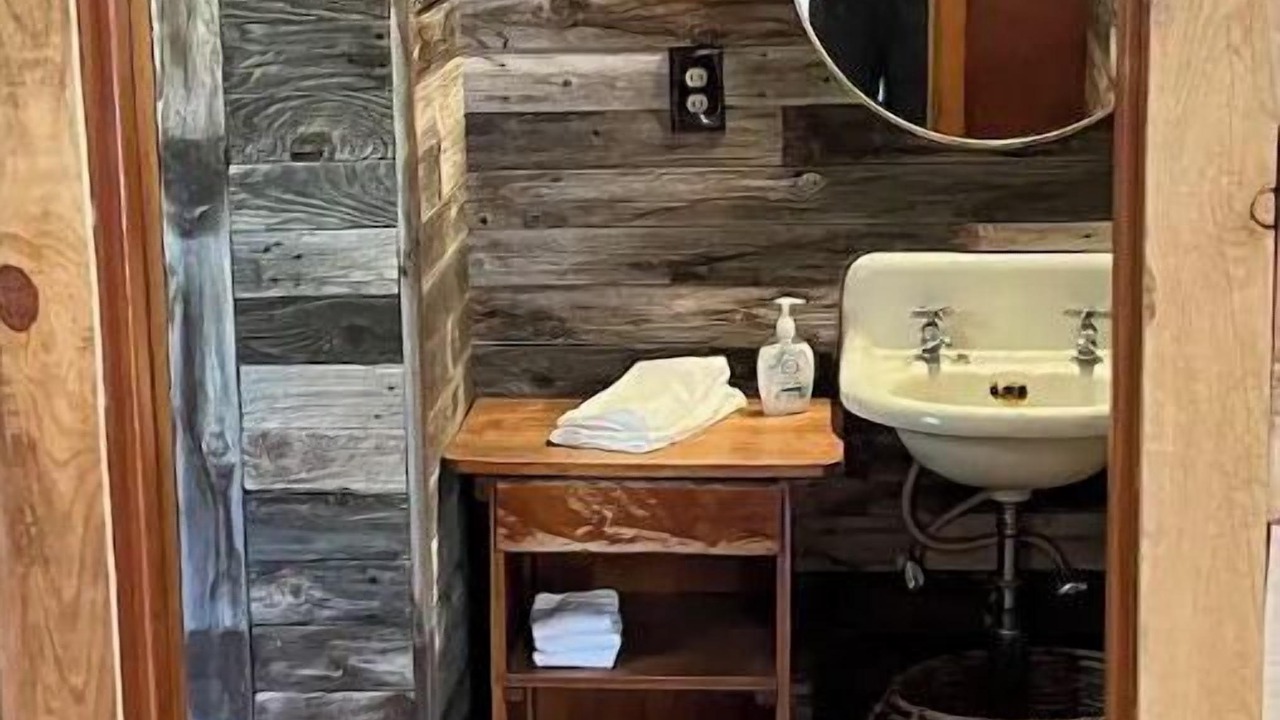 Photo of Bathroom in Alpine