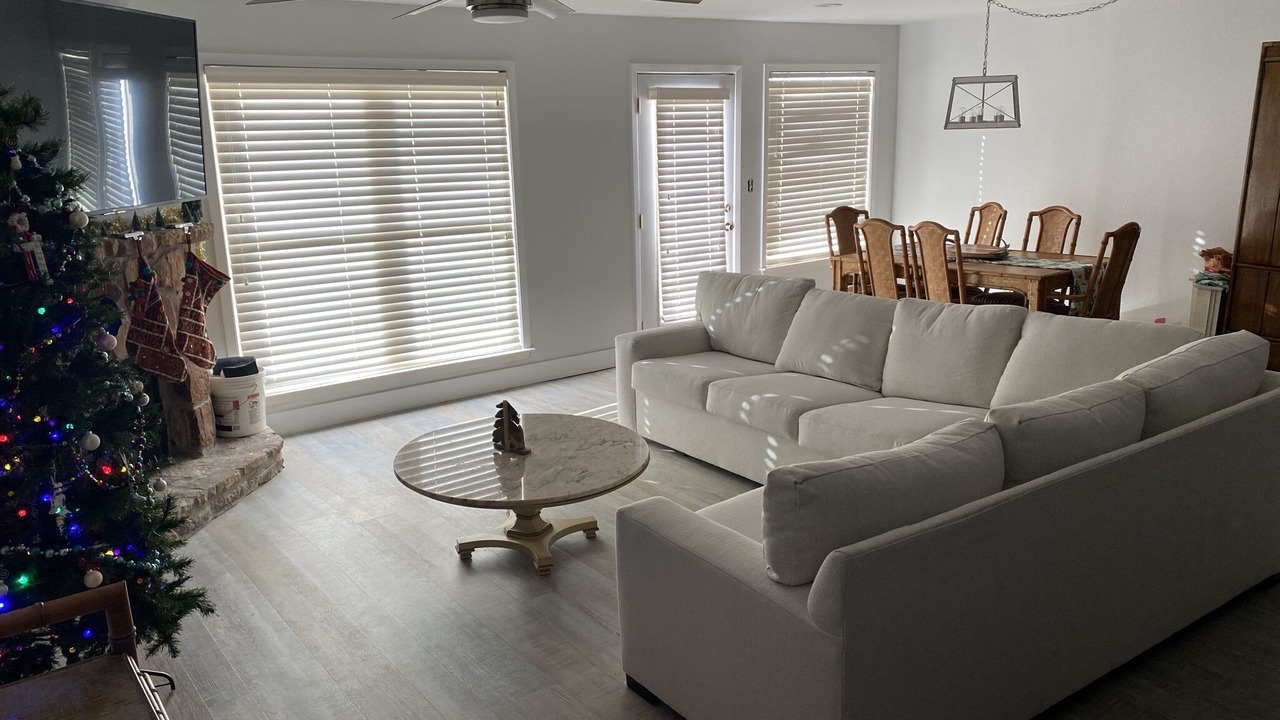 Photo of Livingroom in Horseshoe Bay