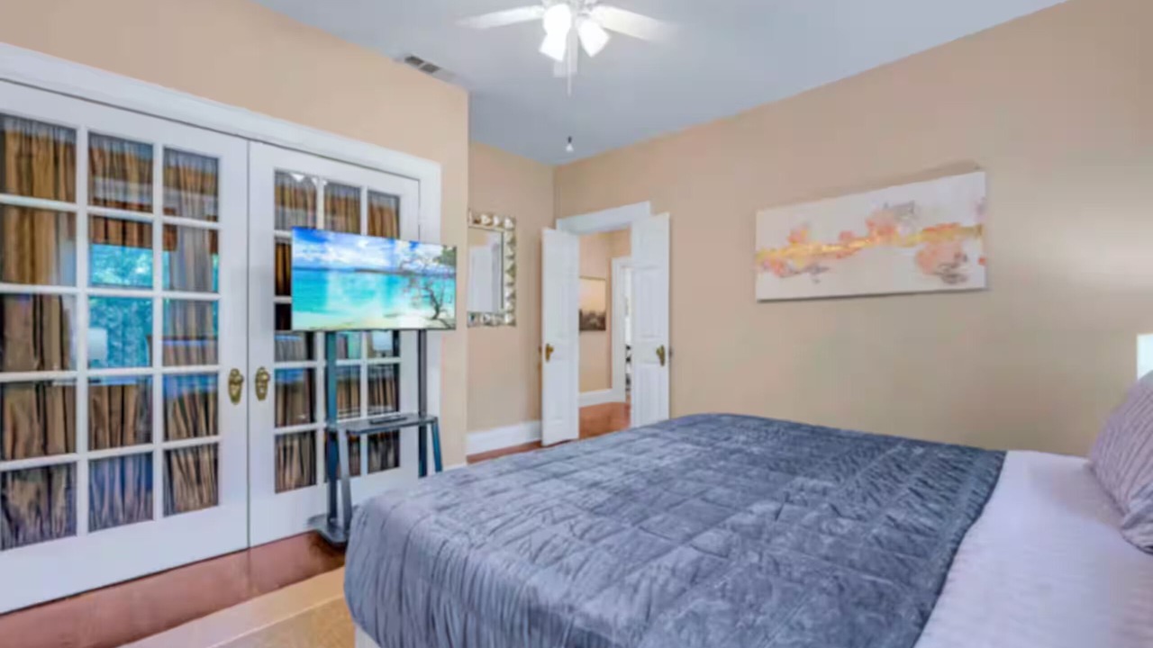 Photo of Bedroom in Oak Lawn