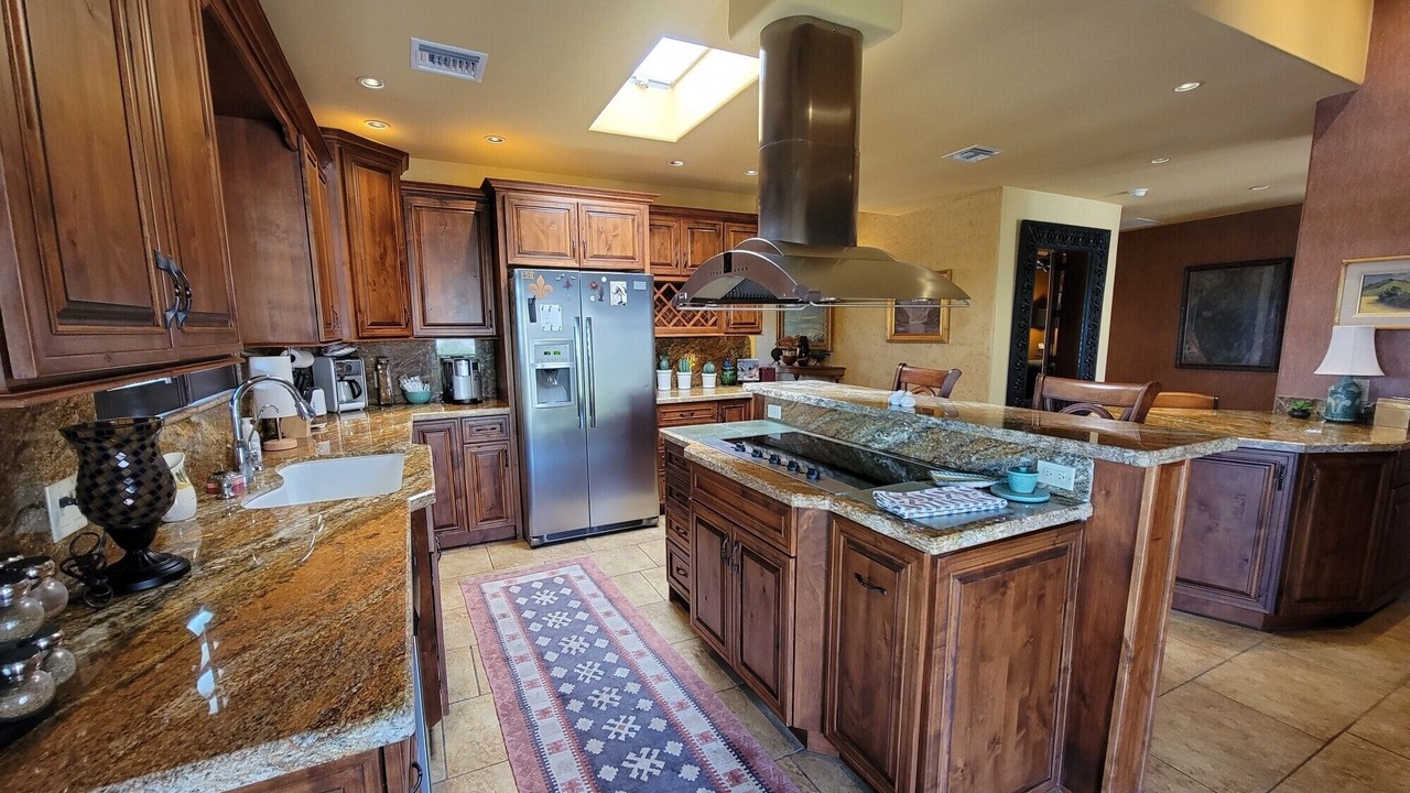 Photo of Kitchen in Summer Set