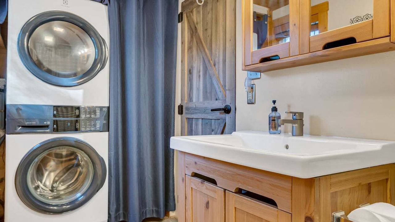 Photo of Bathroom in Garfield