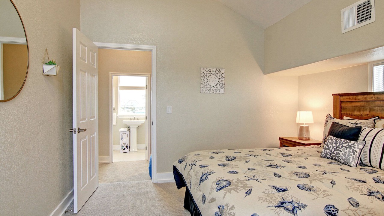 Photo of Bedroom in Sand Point