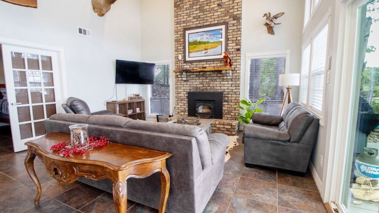 Photo of Livingroom in Canton