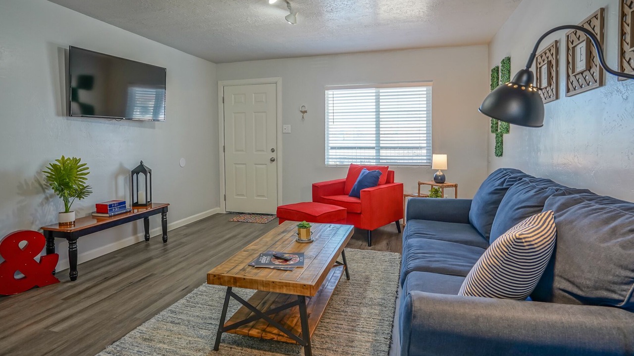 Photo of Livingroom in University Heights
