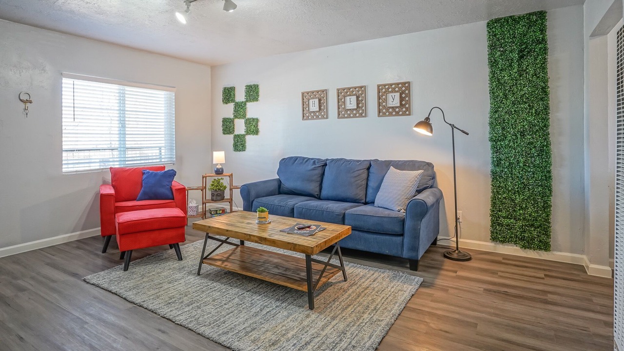 Photo of Livingroom in University Heights