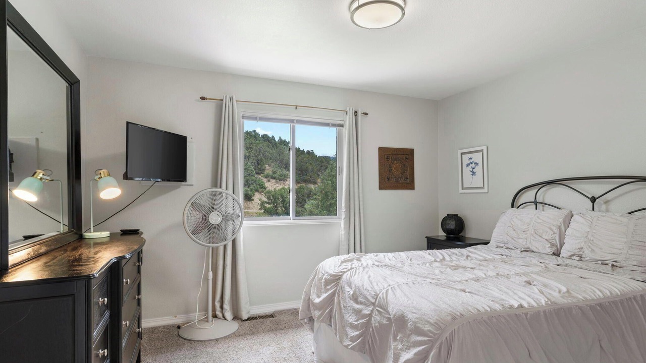 Photo of Bedroom in Hermosa