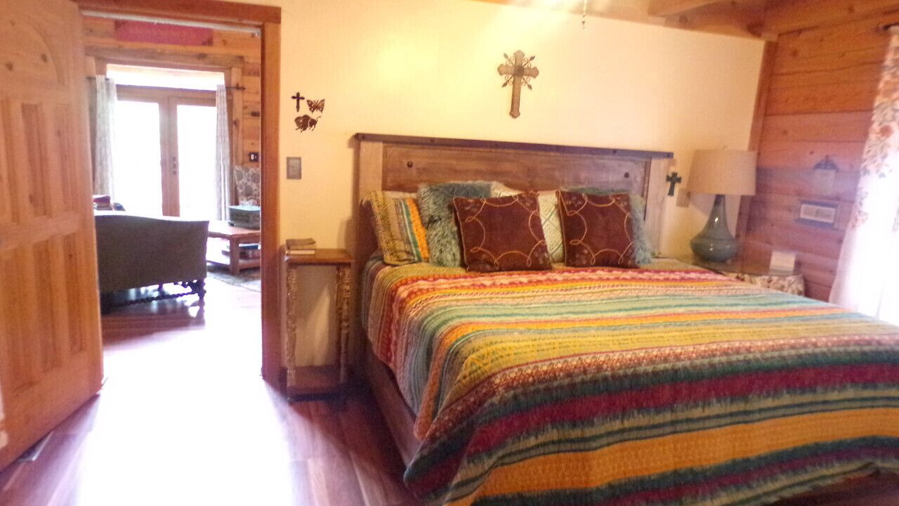 Photo of Bedroom in Cloudcroft