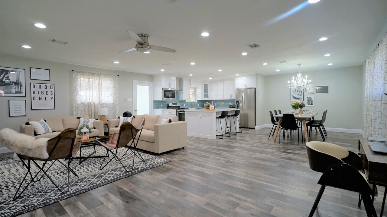 Photo of Livingroom in Richland Hills