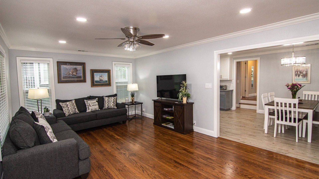 Photo of Livingroom in Arlington Heights