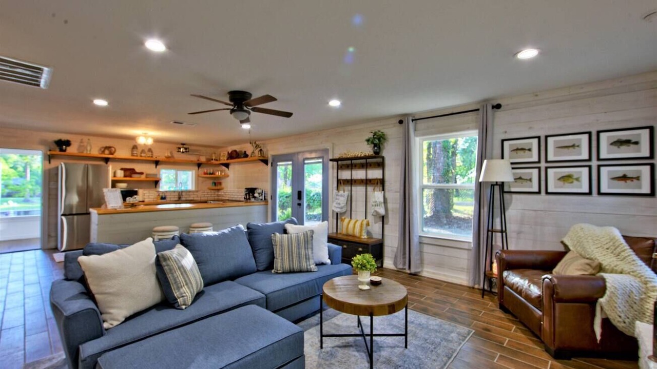 Photo of Bedroom in Gun Barrel City
