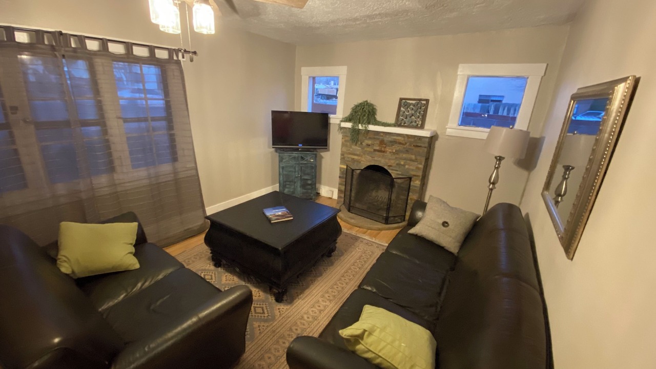 Photo of Livingroom in University Heights