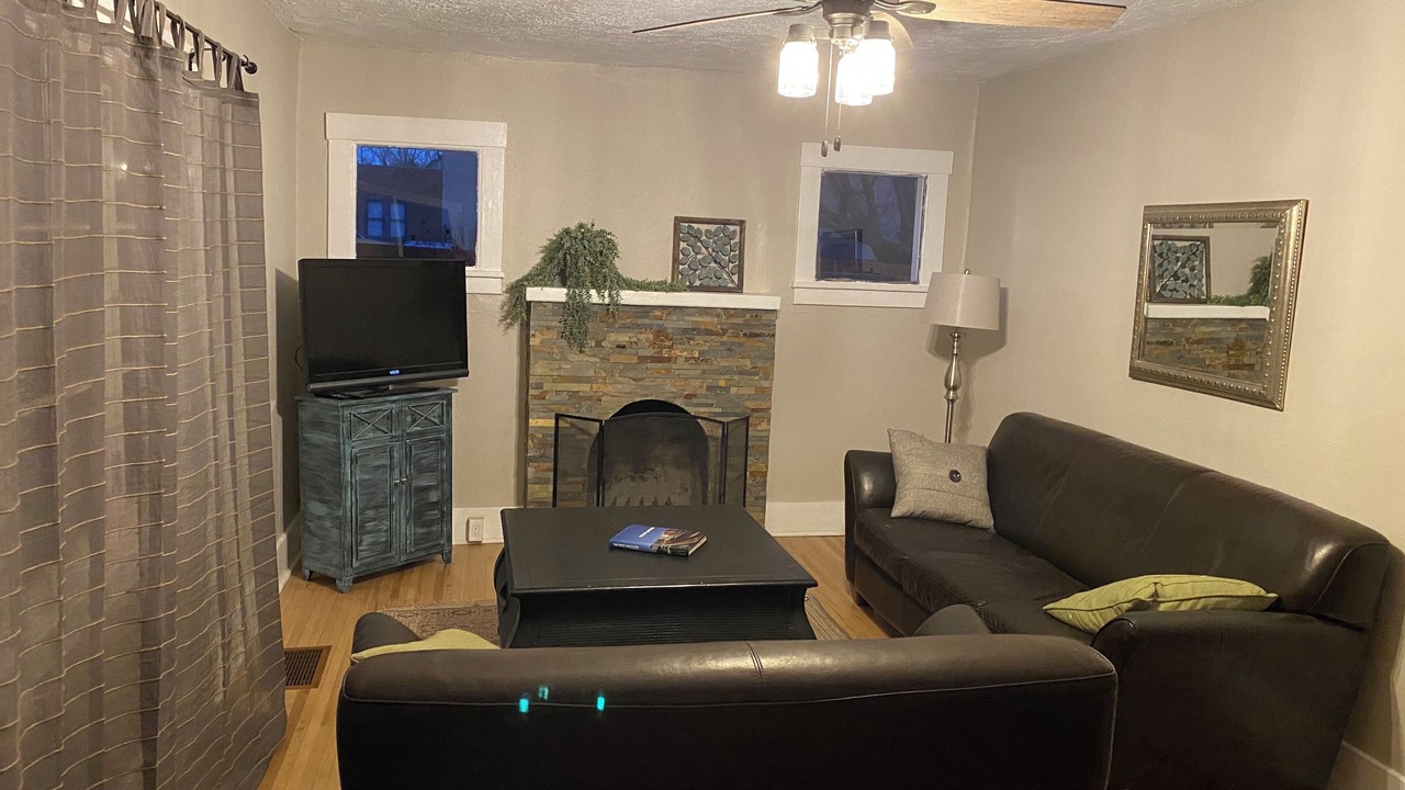 Photo of Livingroom in University Heights