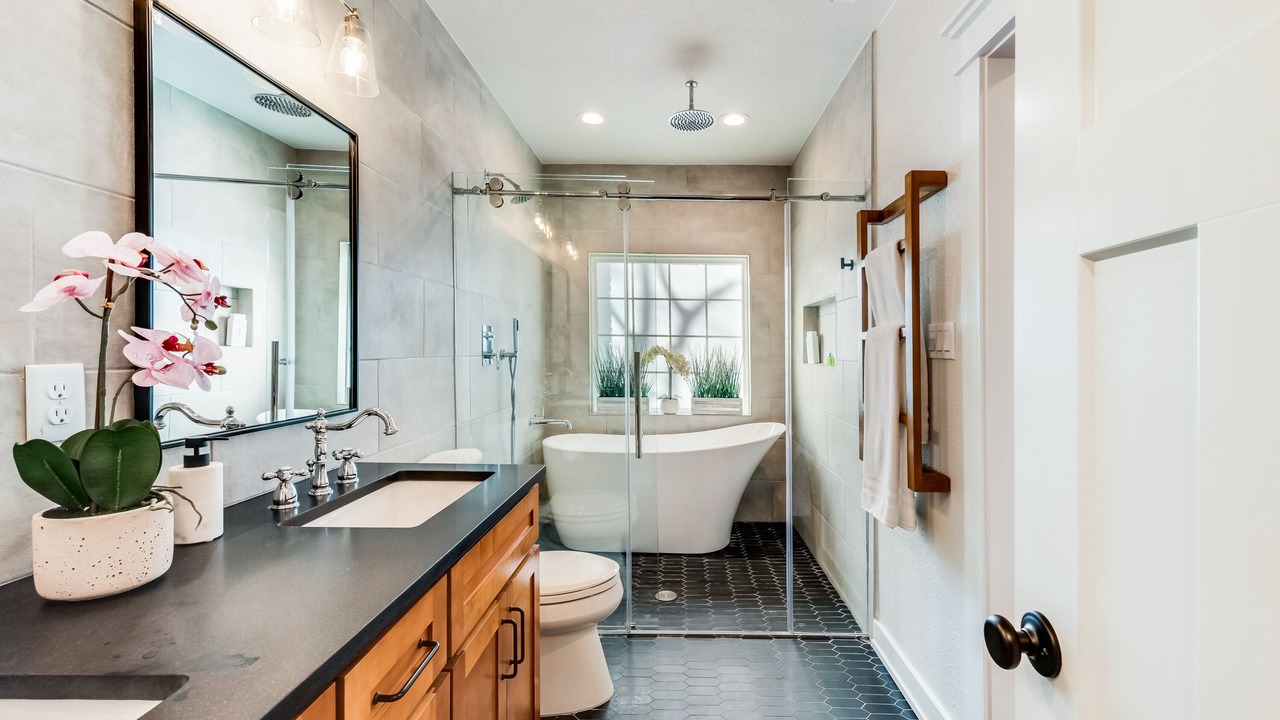 Photo of Bathroom in Kessler