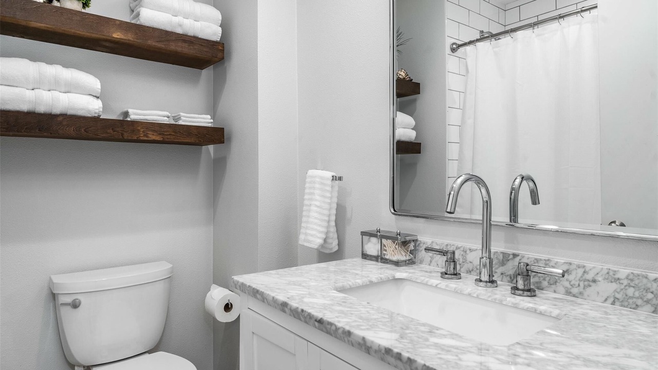 Photo of Bathroom in Seven Points