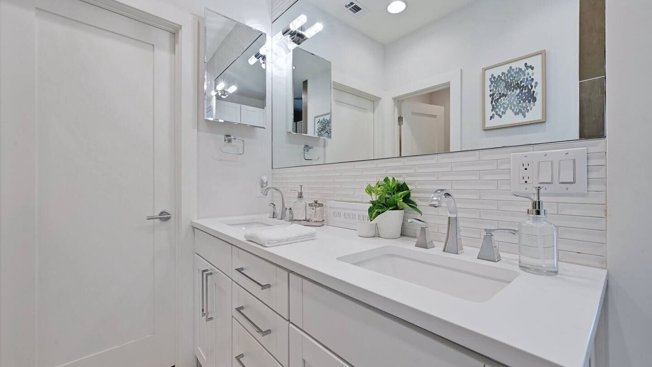 Photo of Bathroom in Dawson