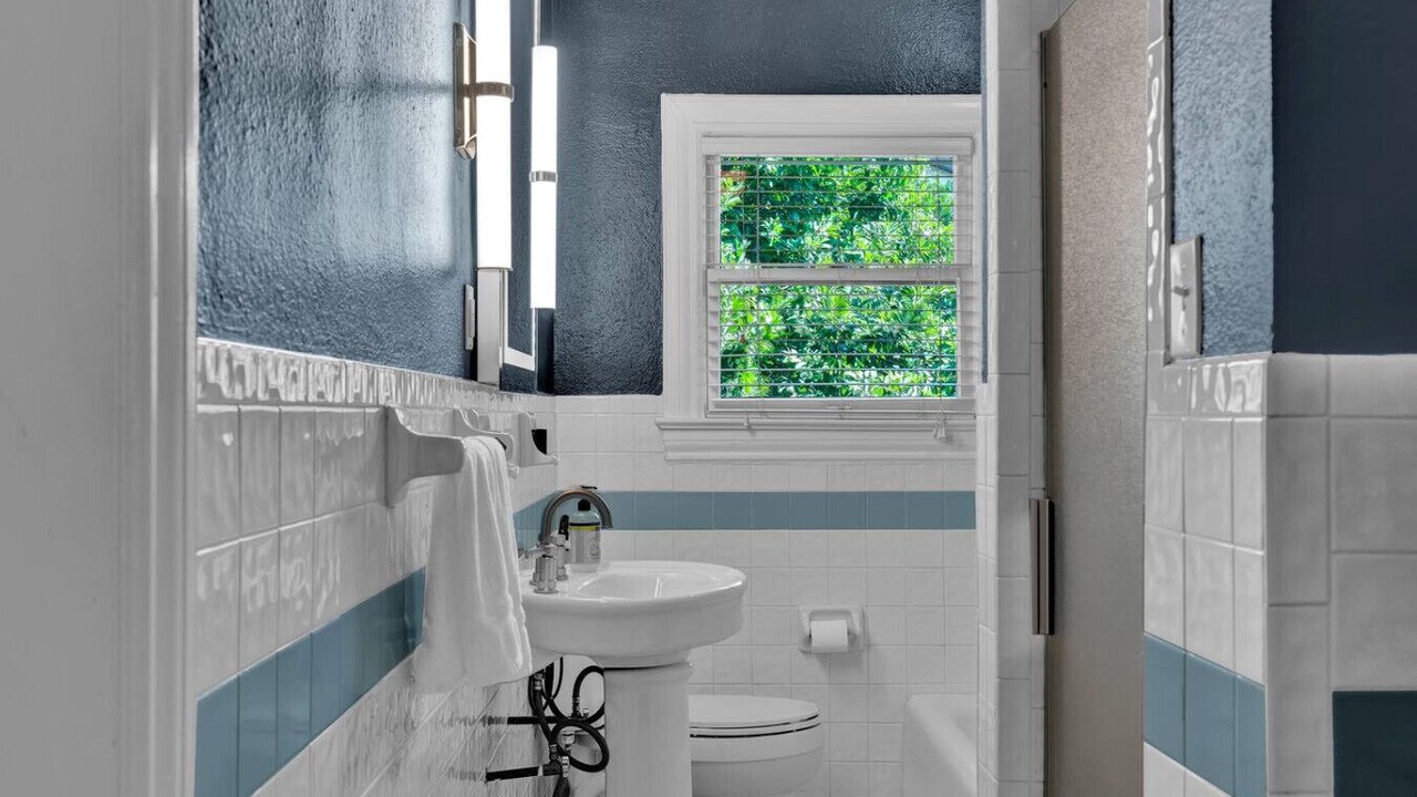 Photo of Bathroom in Oak Lawn