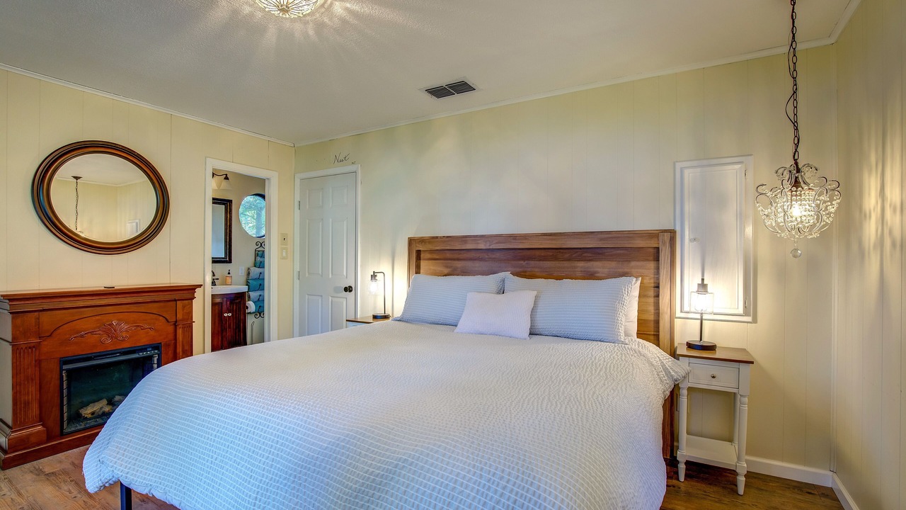 Photo of Bedroom in Bullard