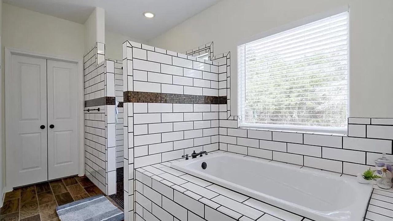 Photo of Bathroom in Briarcliff