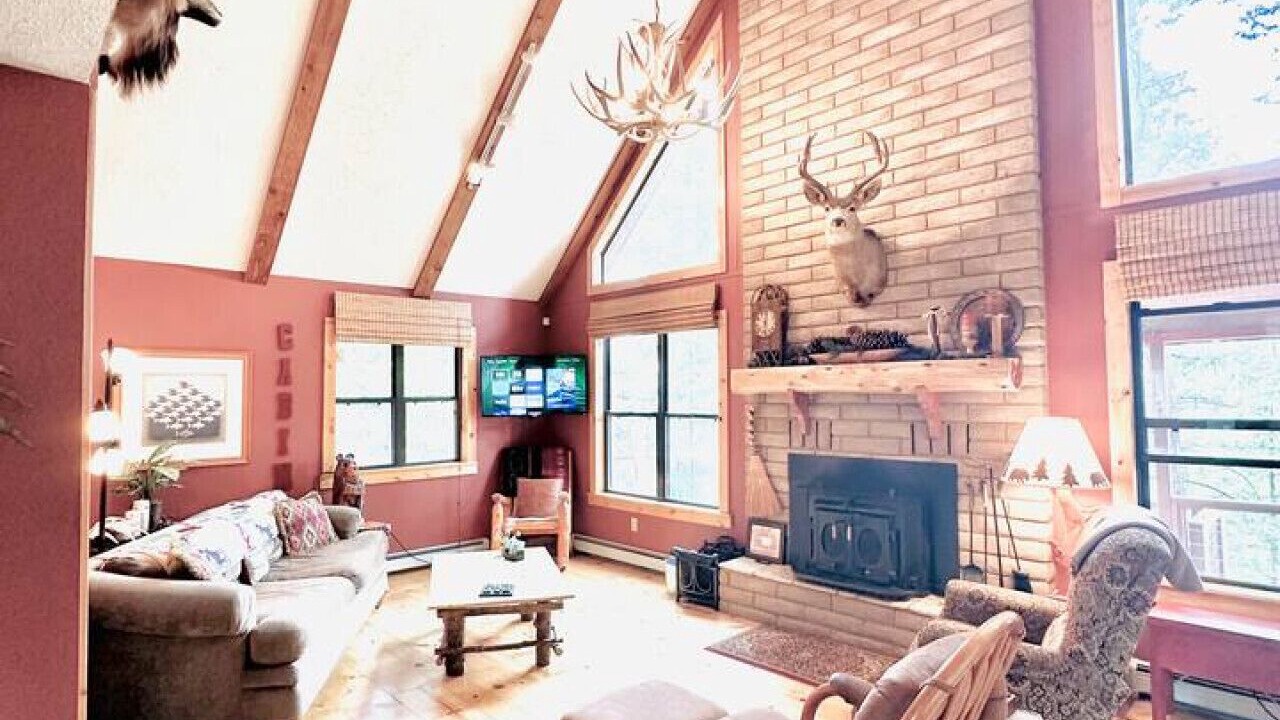 Photo of Livingroom in Cloudcroft