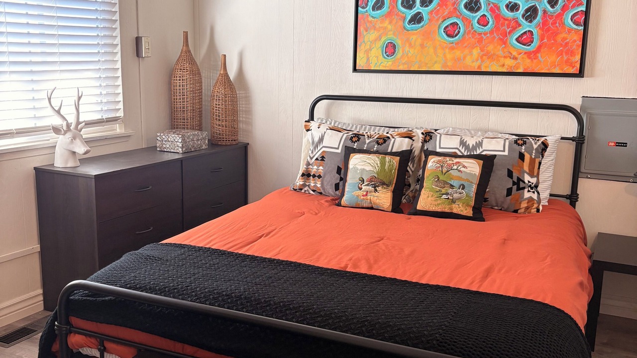 Photo of Bedroom in Navajo Dam