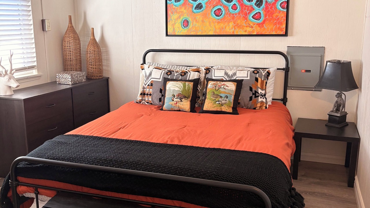 Photo of Bedroom in Navajo Dam