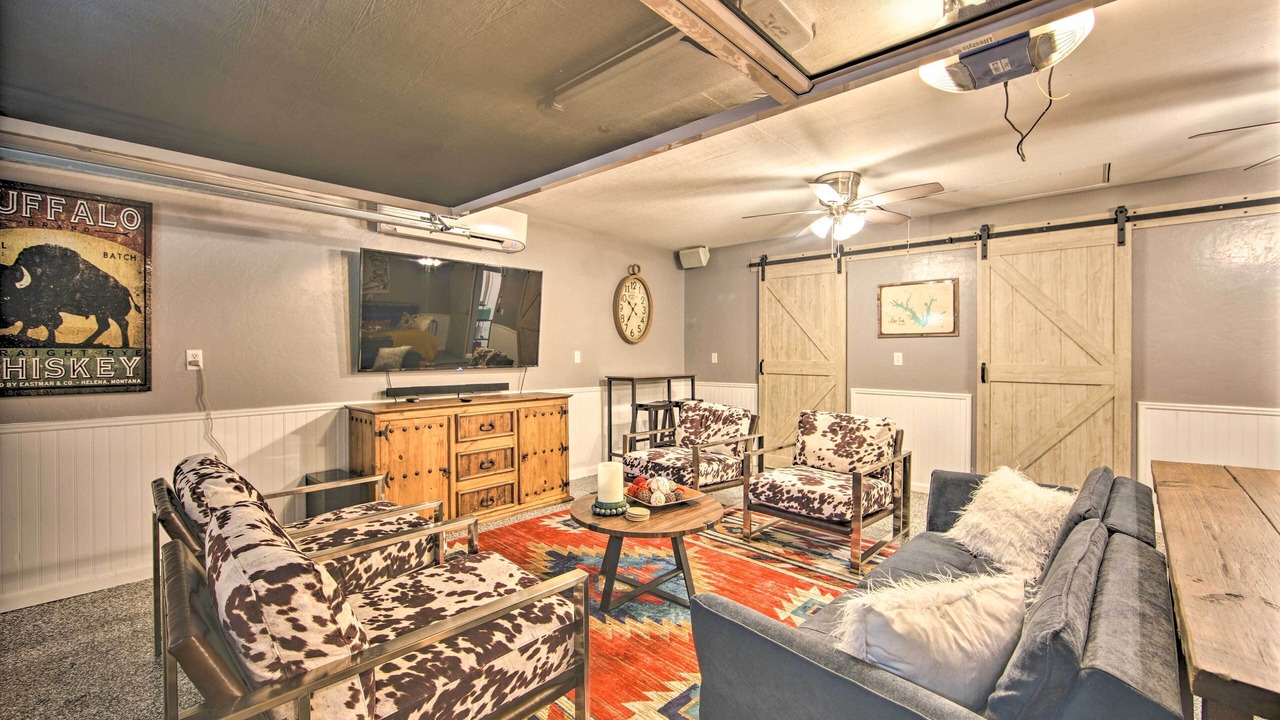 Photo of Livingroom in Emory
