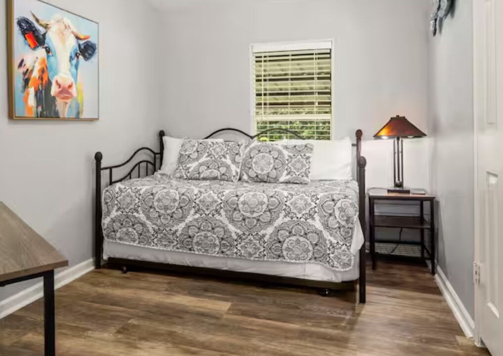 Photo of Bedroom in Pointblank