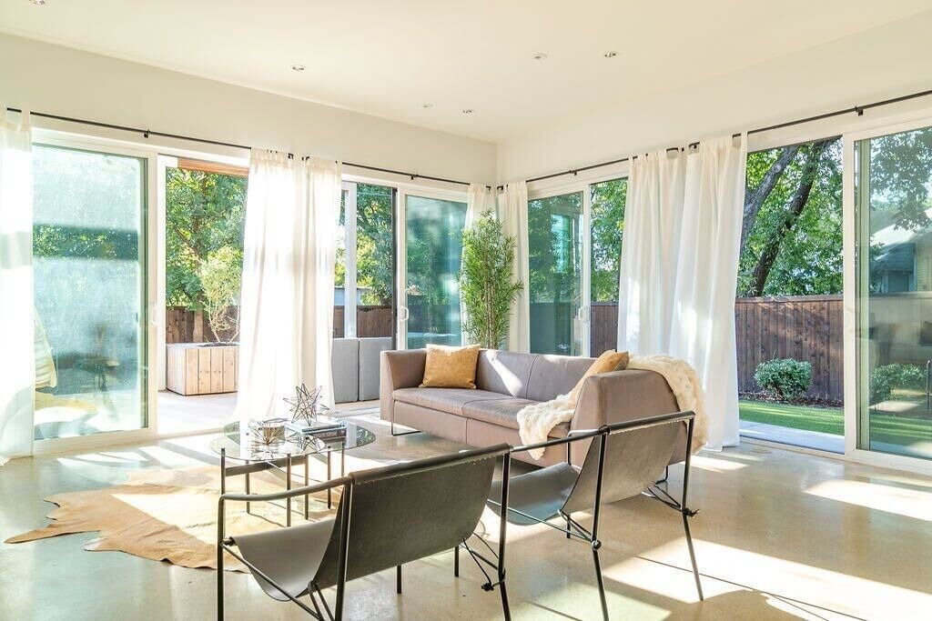 Photo of Livingroom in Knox - Henderson