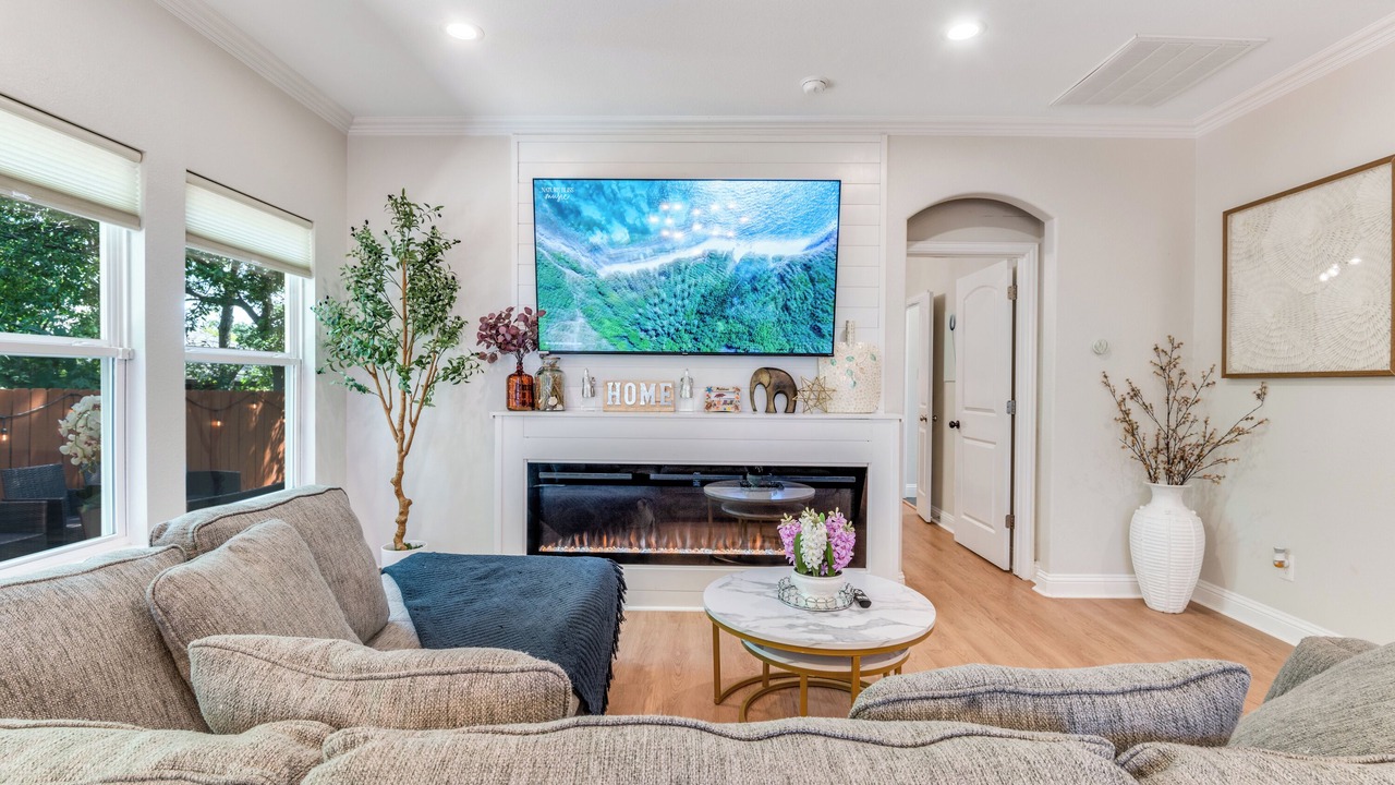 Photo of Livingroom in West Dallas