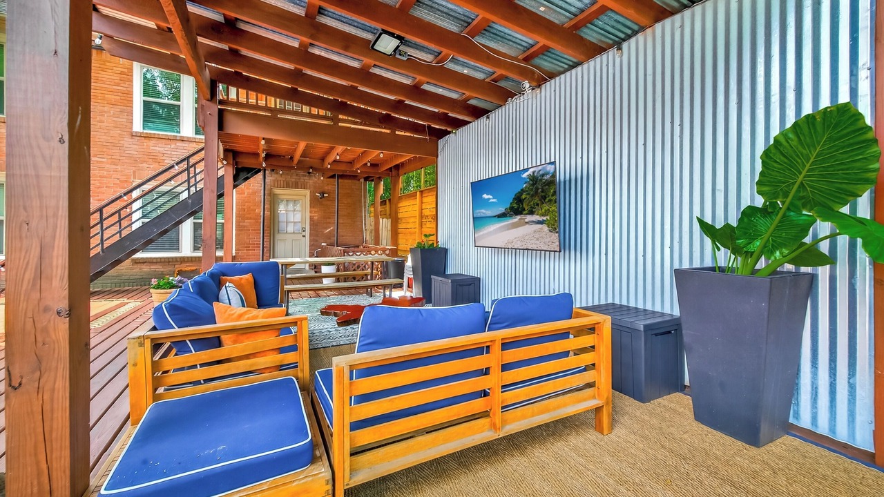 Photo of Patio Balcony in Neartown