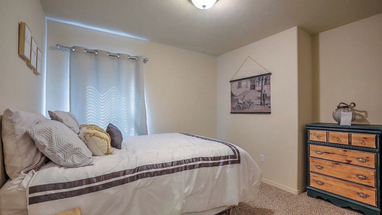 Photo of Bedroom in Alamogordo